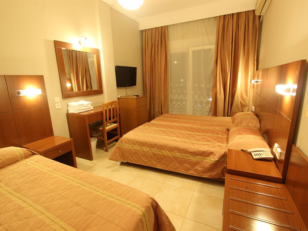 Mallas Hotel: Triple Room