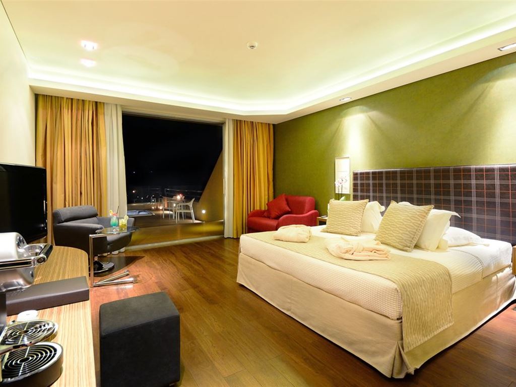 Royal Paradise Beach Resort & Spa: Room