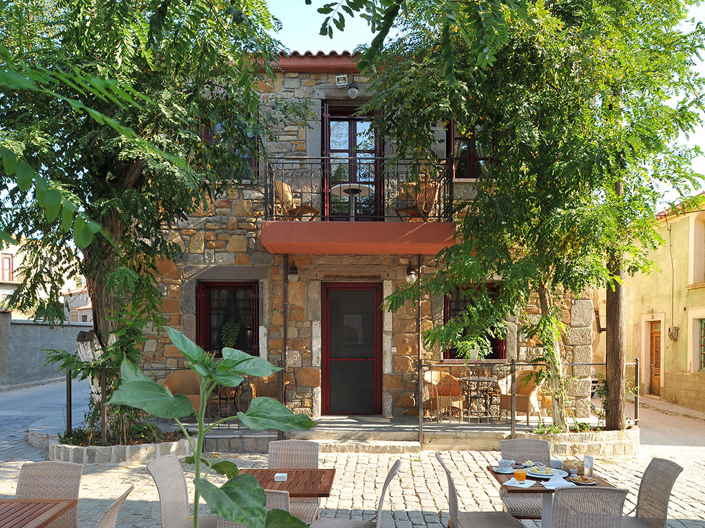 Varos Village Hotel