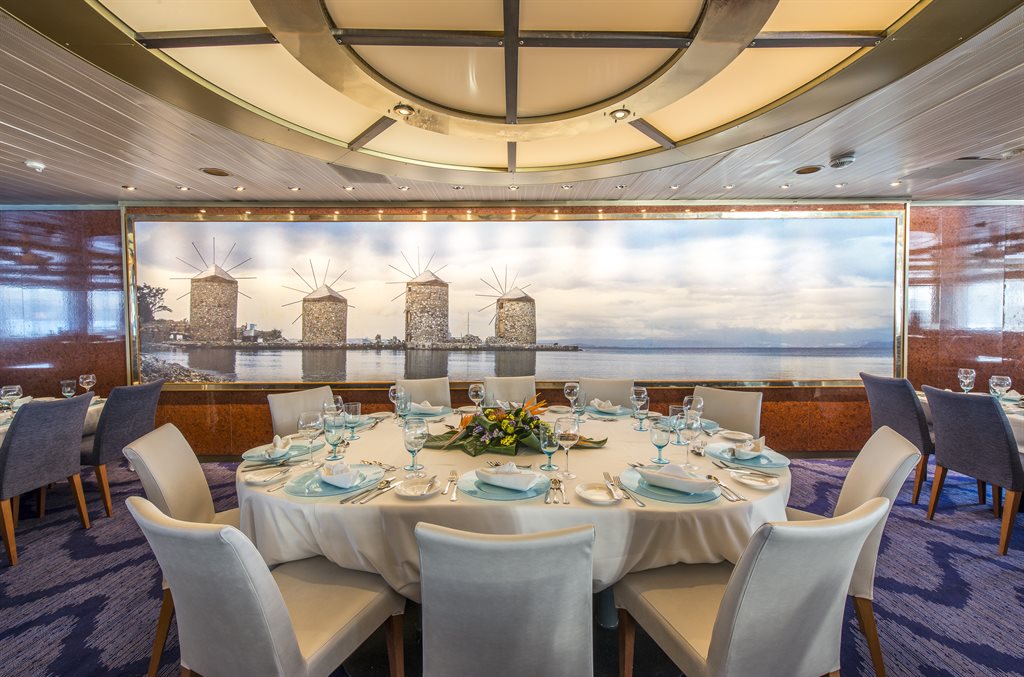 Celestyal Cruise Olympia 3 or 4 Nights: ресторан общий вид
