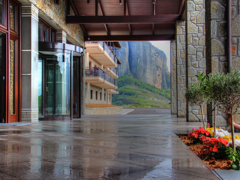 Grand Meteora Hotel 