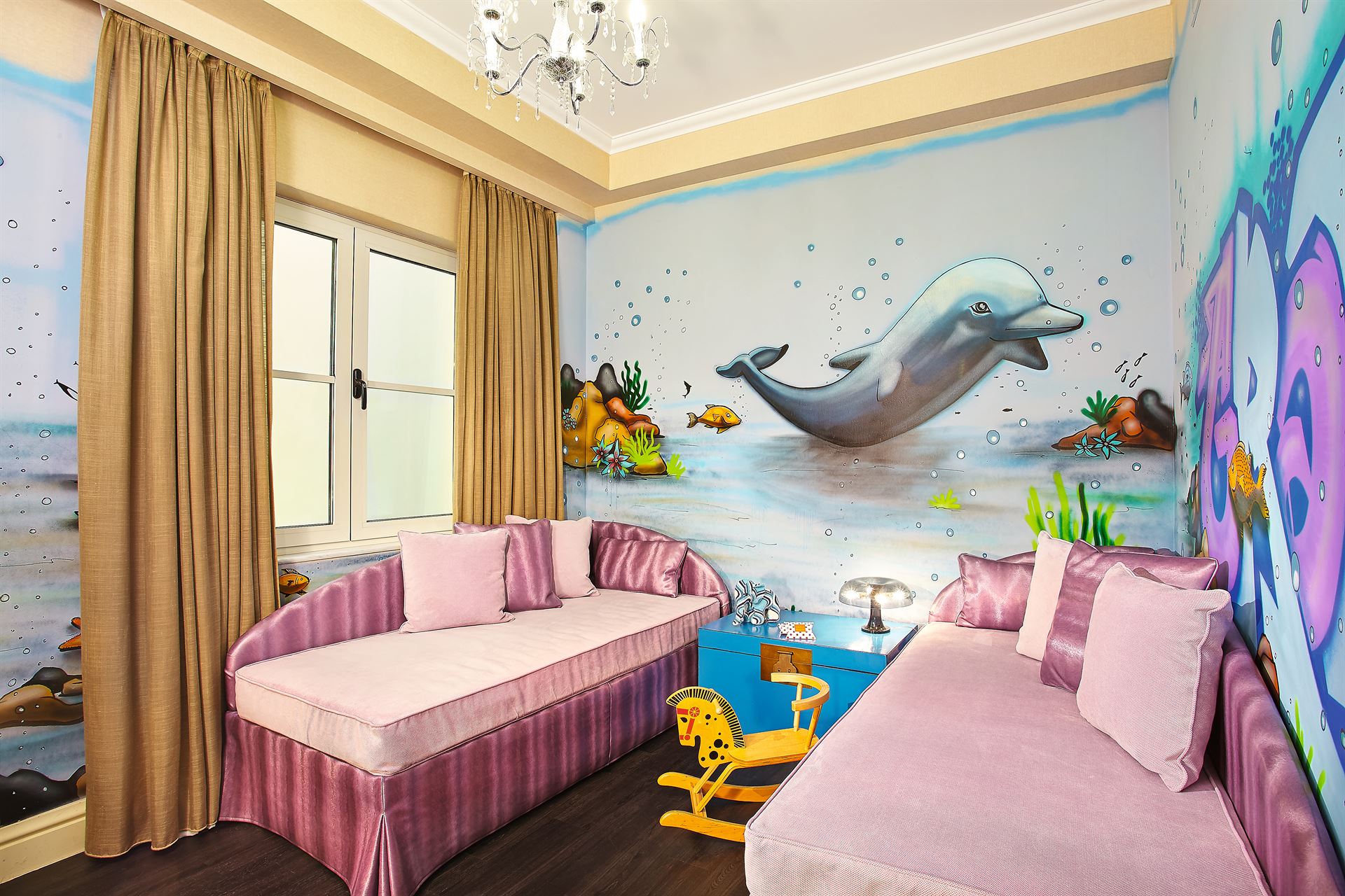 Pallas Athena Grecotel Luxury Boutique Hotel  : Family Graffiti Guestroom
