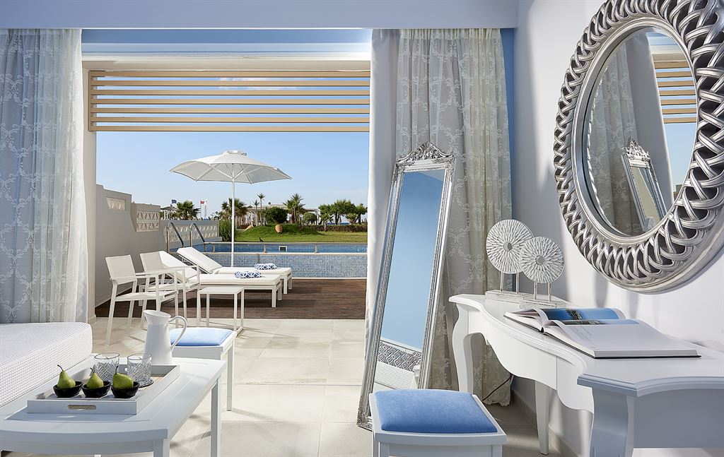 Mythos Palace Resort & Spa: Junior Suite PP Beach Front