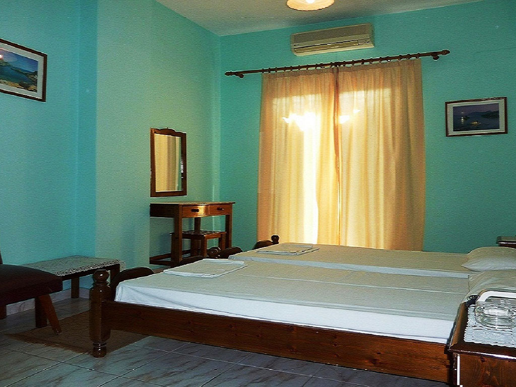 Perama Hotel: Double Room