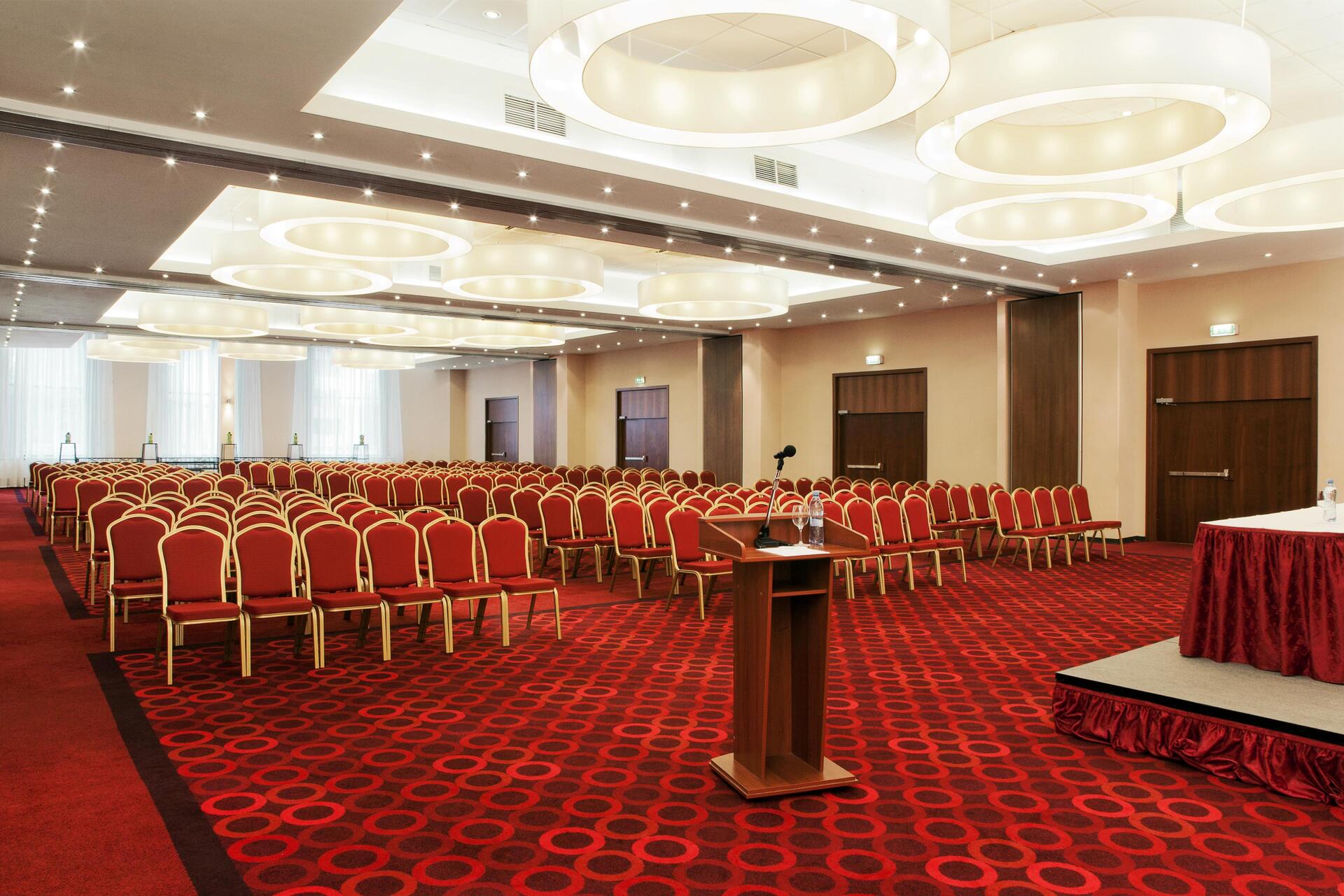 Holiday Inn Lesnaya Hotel: Conferences