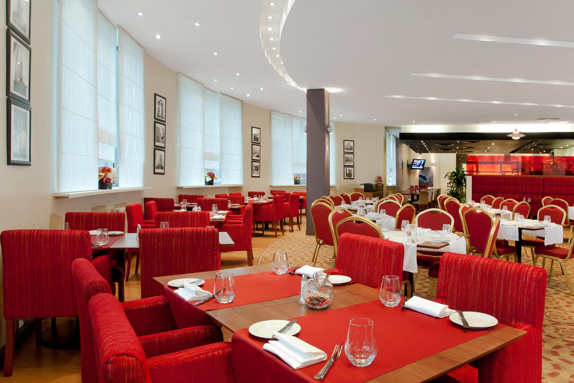 Holiday Inn Lesnaya Hotel: Restaurant
