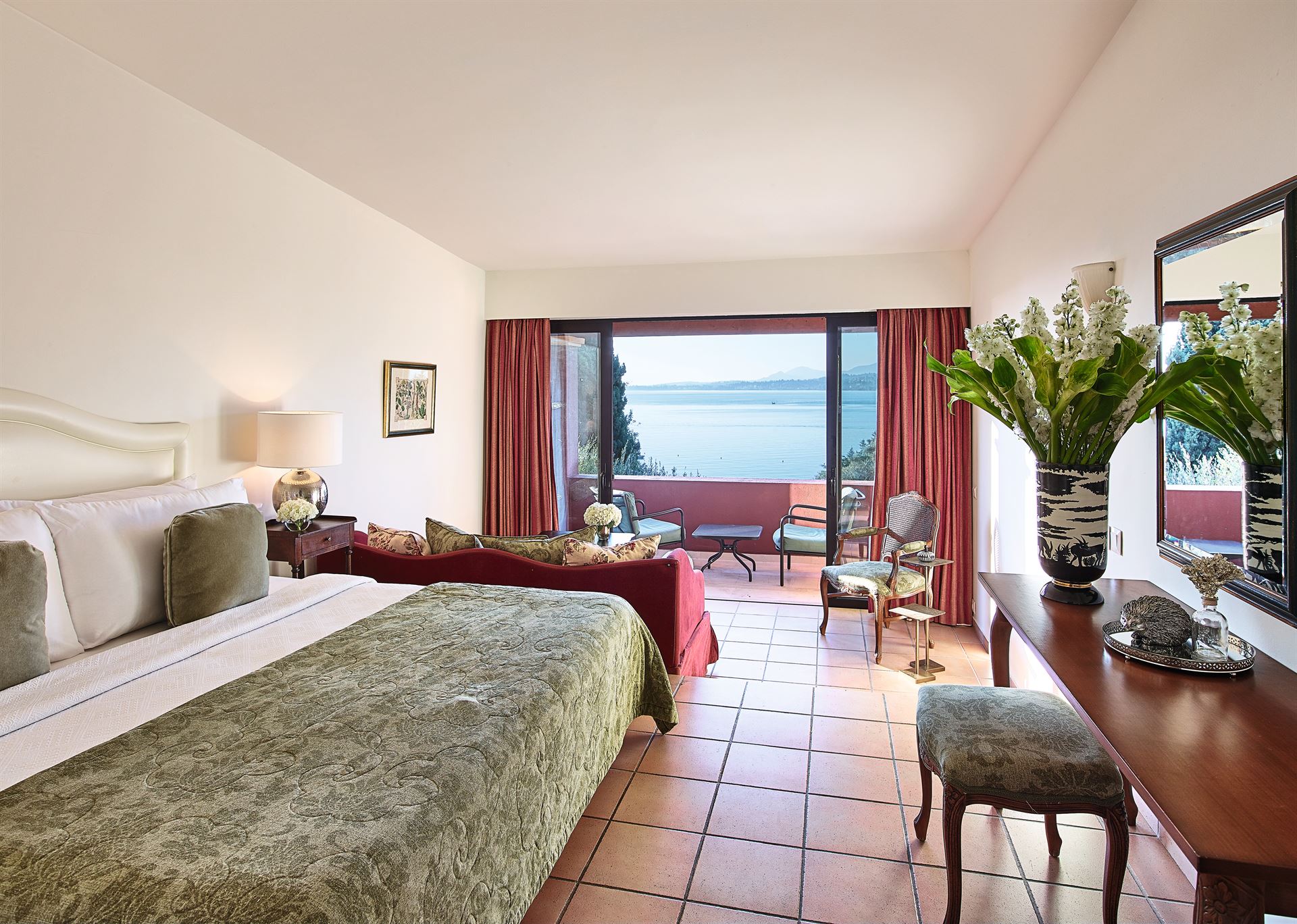 Grecotel Corfu Imperial Exclusive Resort: Corfu Bungalow Open Plan