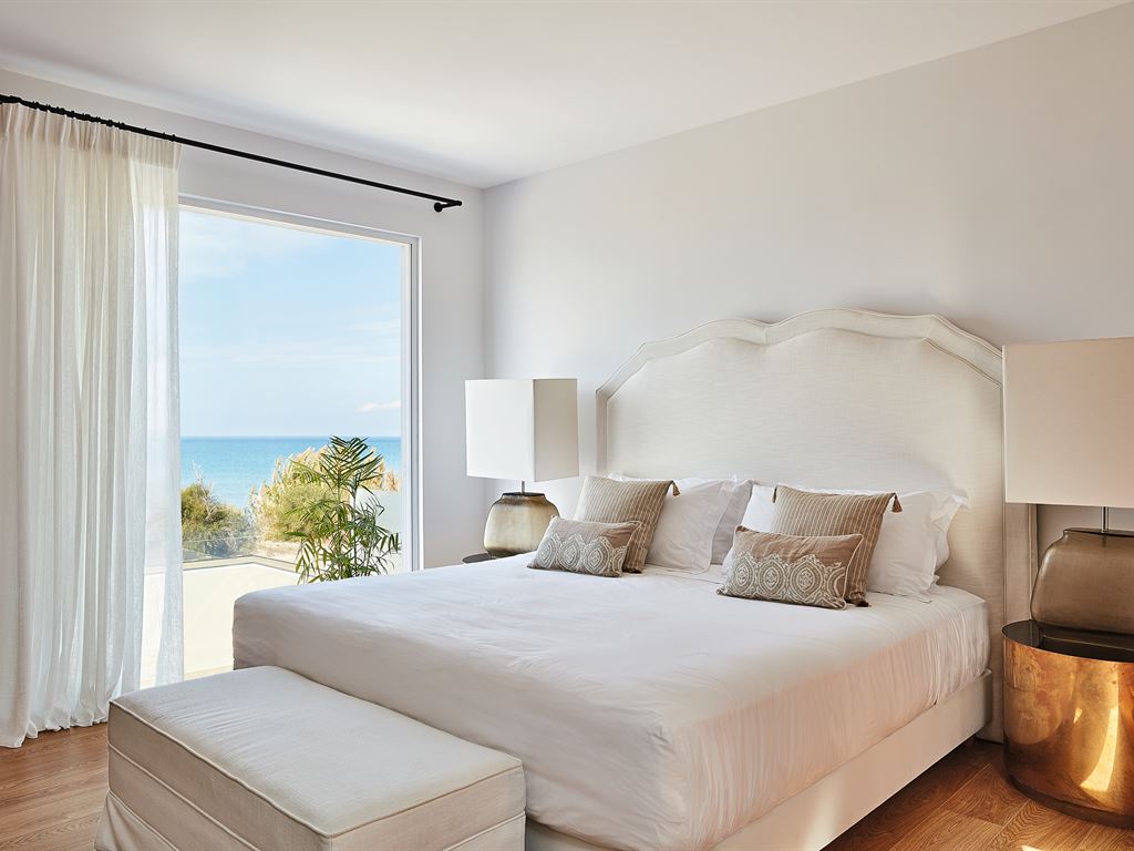 Grecotel Mandola Rosa: 3-Bedroom Beach Villa