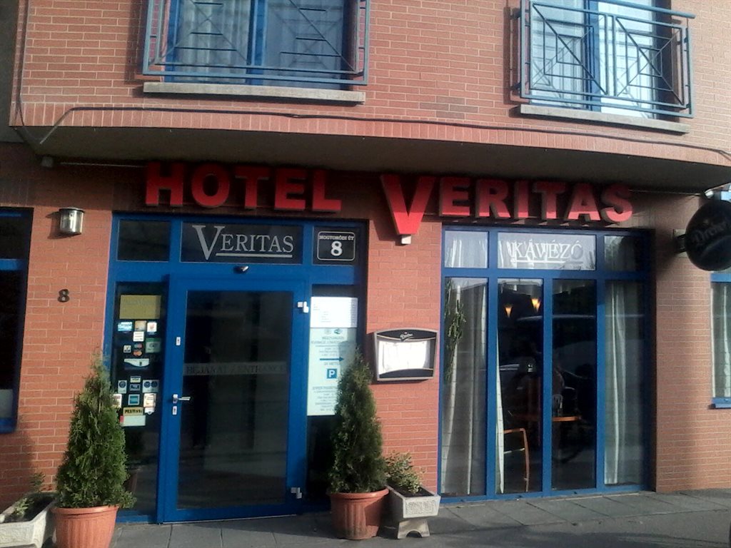 Veritas Hotel