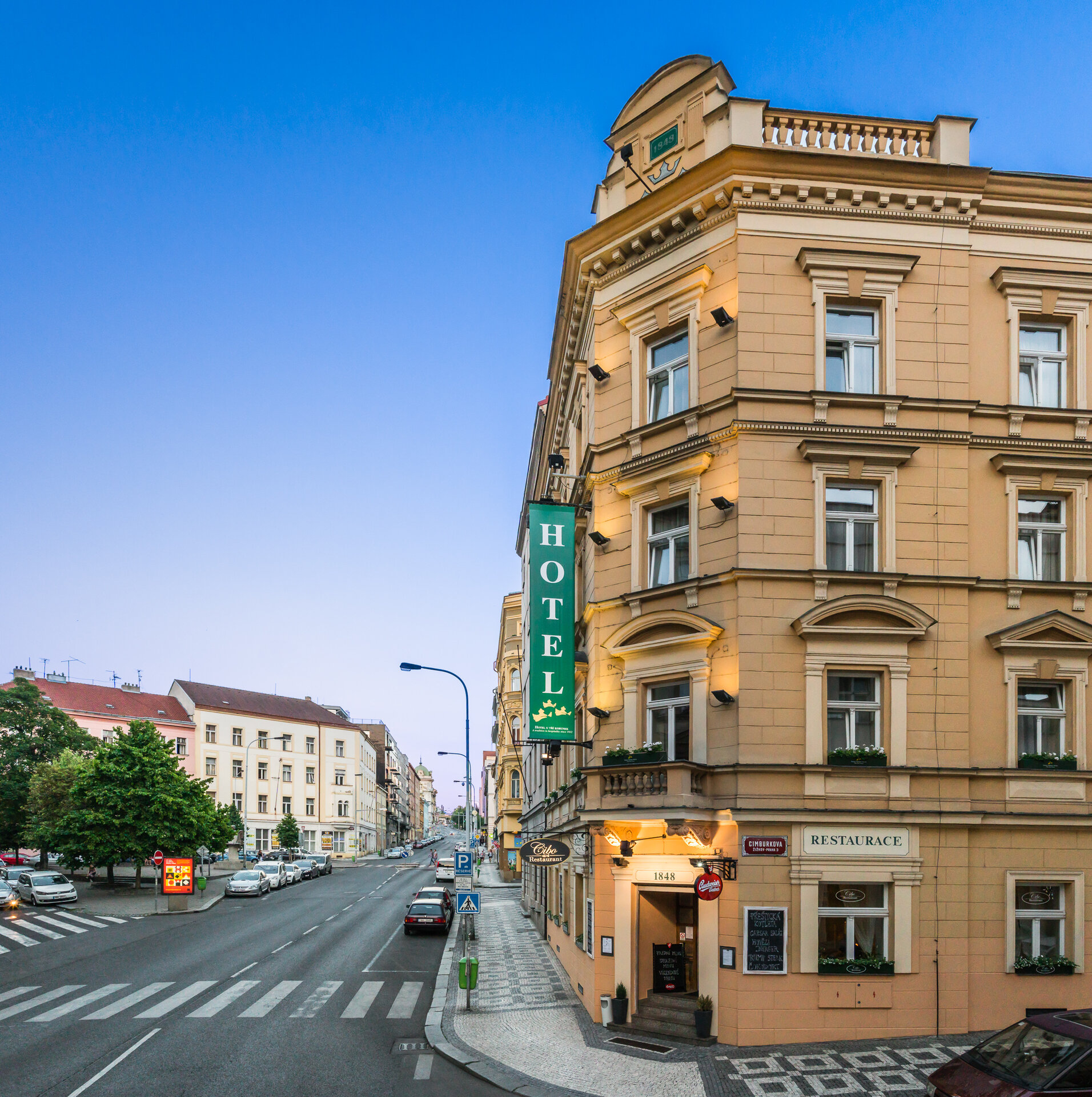 Отель прага. Гостиница Прага. Прага 4. Фото Прага а4. Prague Crown.