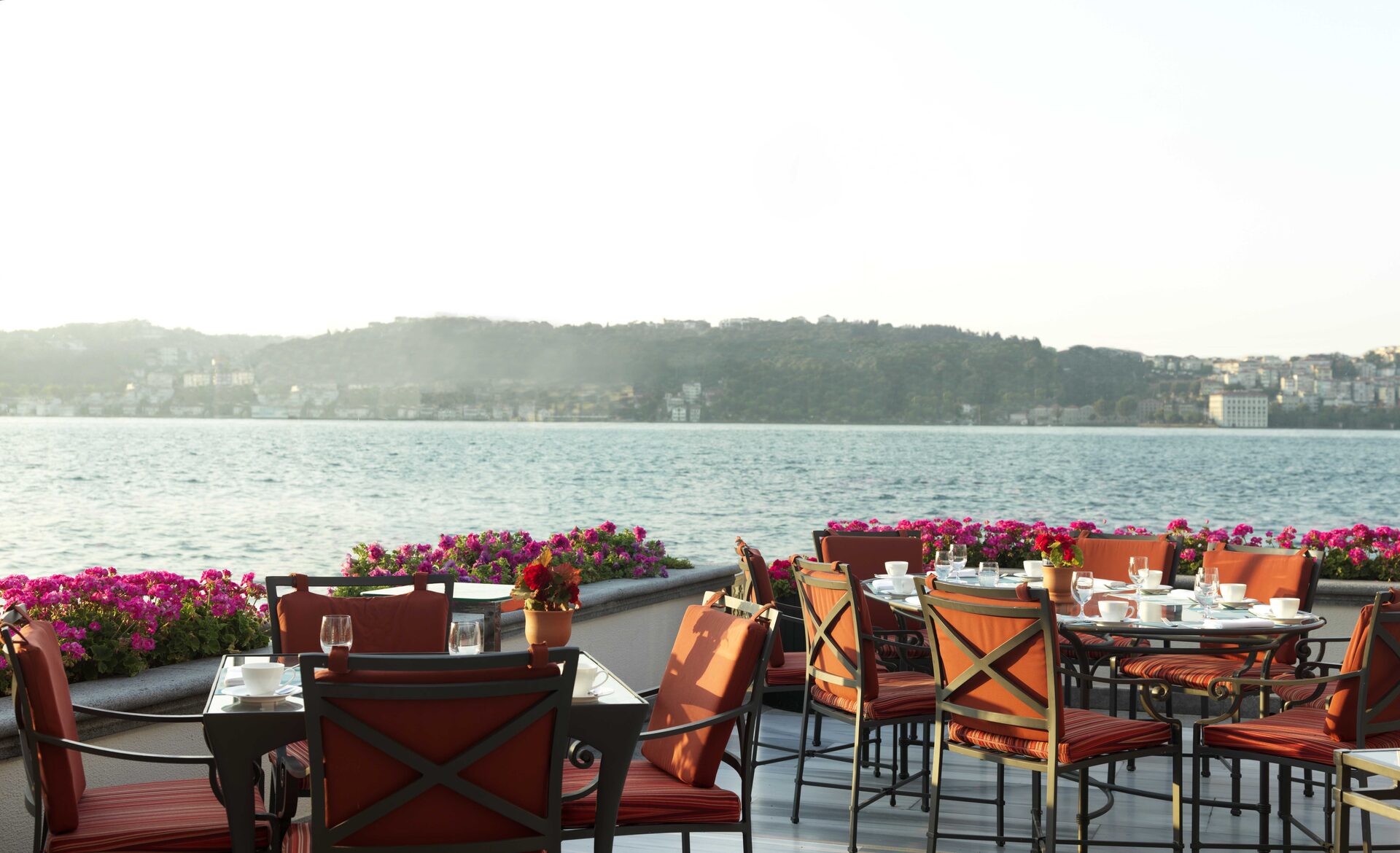 Стамбул four Seasons Bosphorus. Four Seasons Hotel Istanbul at the Bosphorus. Four Seasons Bosphorus 5*. Рестораны Aqua Стамбул.