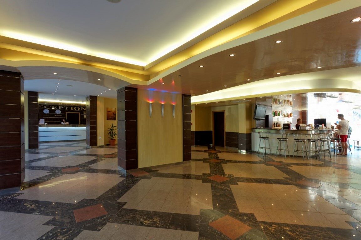 Best royal. Royal золотые Пески 4. Отель рояль в Болгарии. Фото отеля золотой песок Китай.