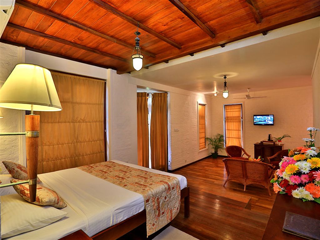 Hibiscus beach hotel villas 4 kalutara. Hibiscus Beach Hotel & Villas 4 **** (Калутара). Гибискус Шри Ланка. Калутара / Kalutara Hibiscus Beach Hotel. Отель гибискус Шри Ланка.