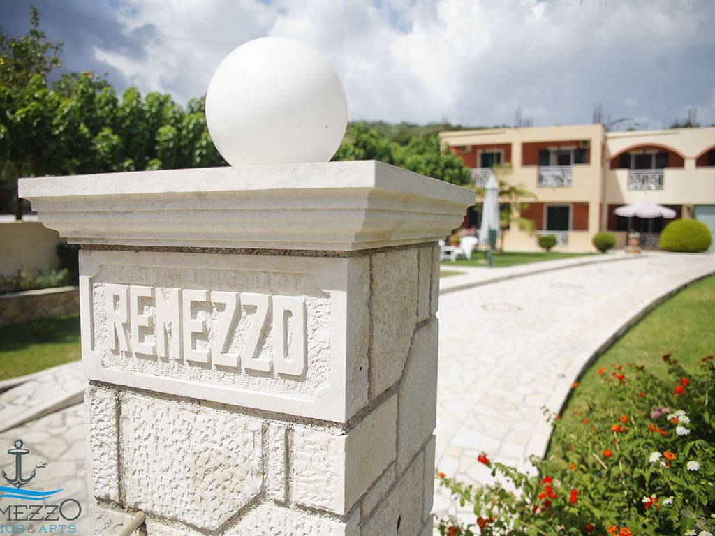 Remezzo Studios & Apartments