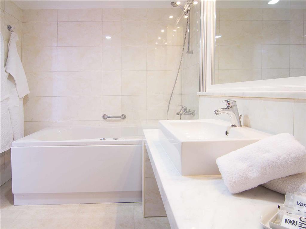 Kresten Royal Euphoria Resort: Double Room Bathroom