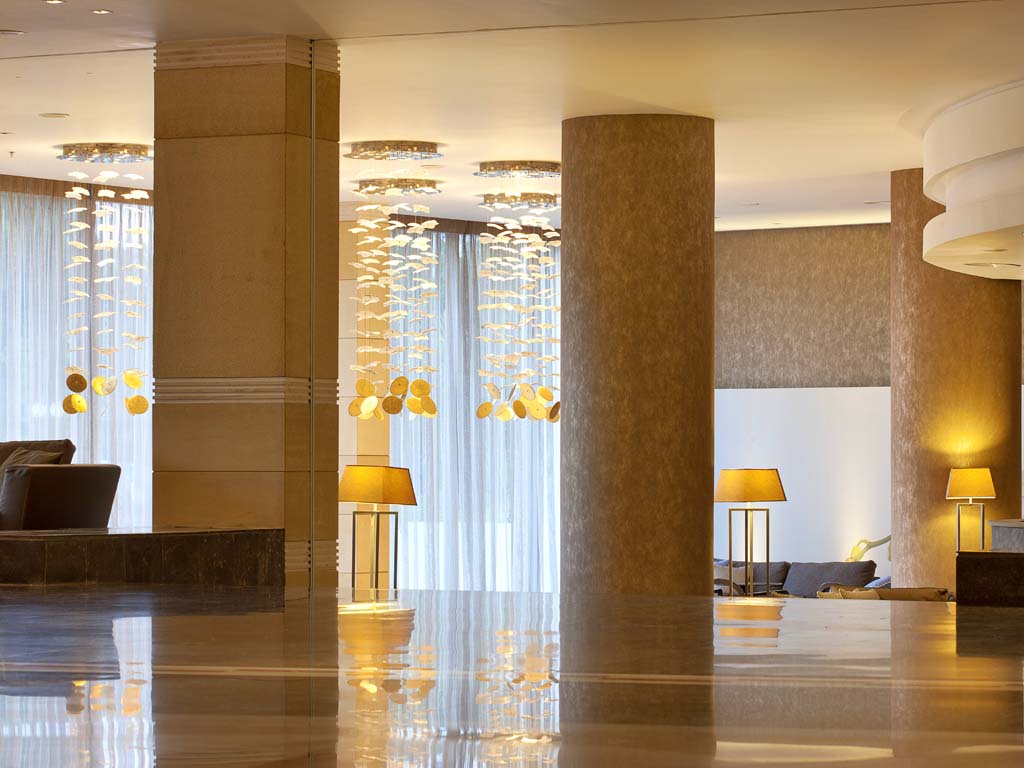 Olympic Palace Hotel: Lobby