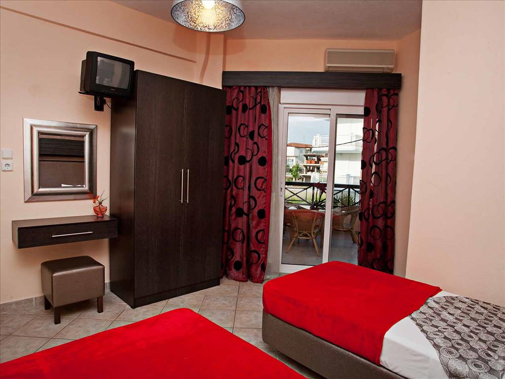 Kouros Hotel: Triple Room