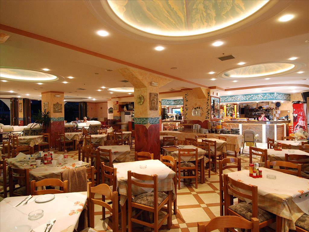 Gouvia Hotel: Restaurant