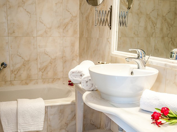 Gerakas Belvedere Hotel & Luxury Suites: Bathroom