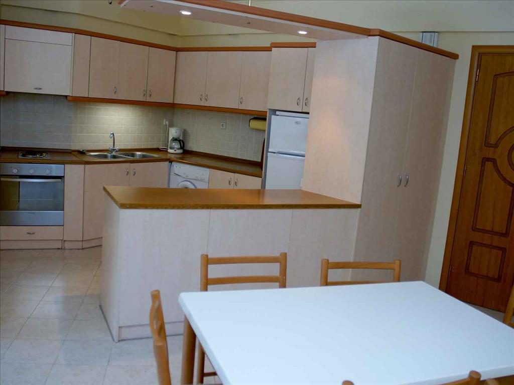 Niki Hotel Apartments: Kitchen