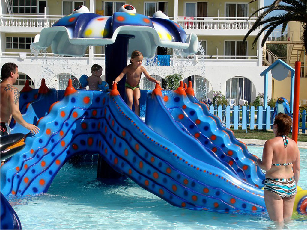 Messonghi Beach Resort: Slides