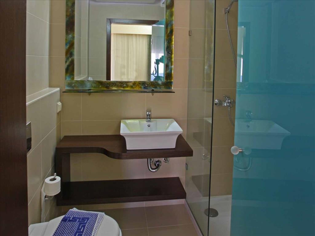 Steris Elegant Beach Hotel: Bathroom