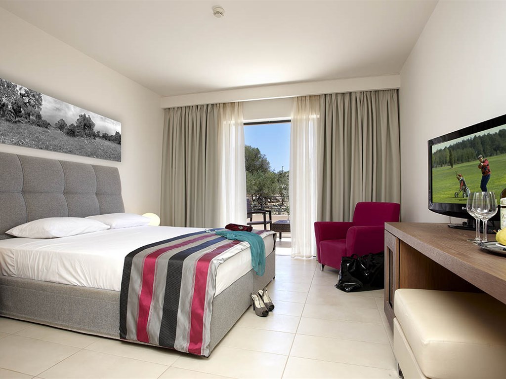 Atlantica Eleon Grand & Resort: Family Room GV