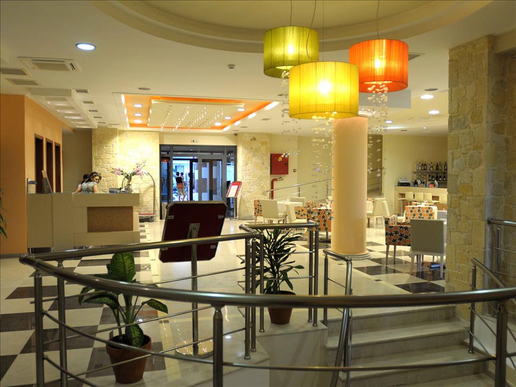 Imperial Hotel: Reception and lobby area