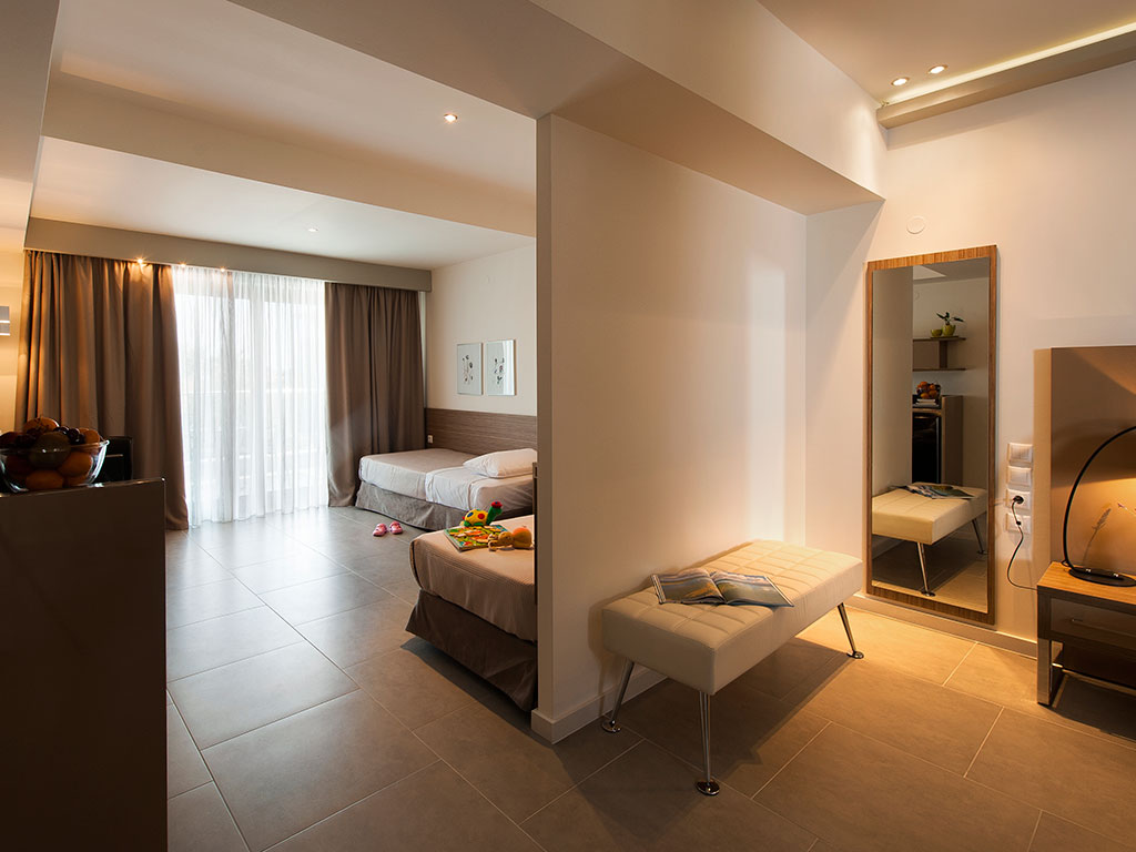 Ostria Sea Side Hotel: Family Room