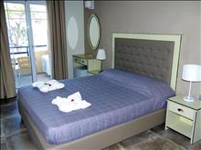 Rachoni Beach Hotel: Superior Room