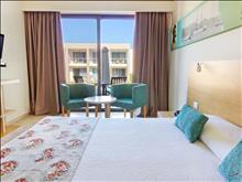 Alea Hotel & Suites: Superior Room