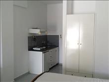 Blue Block Apartments: Studio