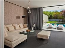 Caravia Beach Hotel and Bungalows 
