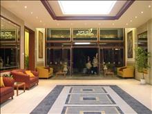Virginia Hotel: Lobby