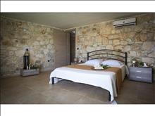Nefeli Villas & Suites : King Villa