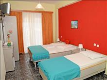 Dias Hotel Apartment: Studios 3 pax
