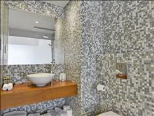 Napa Mermaid Hotel & Suites: Superior bathroom