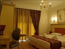 Parthenon Art Hotel
