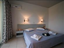 Happy Days Hotel: Double Room