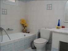 Koukounaria Aparthotel & Villa: Bathroom