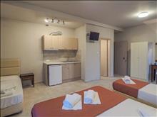 Afrodite Beach Hotel: Premium Quadruple