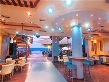 Alexandra Beach Hotel: Bar
