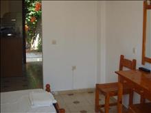 Evi-Ariti Apartments: Studio
