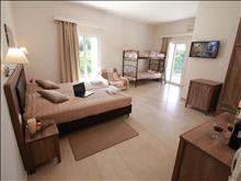 Yannis Hotel