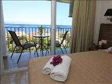 Yannis Hotel