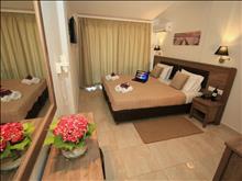 Yannis Hotel