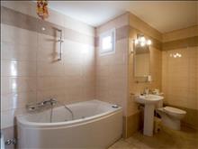 Gouvia Hotel: Bathroom