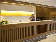 Lomeniz Hotel: Reception