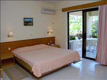 Niki Hotel Apartments: Apartment Bedroom