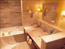Pleiades Luxurious Villas: Villa 3 Brooms Bathroom